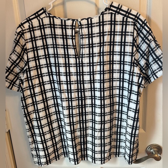 Women’s Ann Taylor Factory size Large Black and White Top - Picture 3 of 4